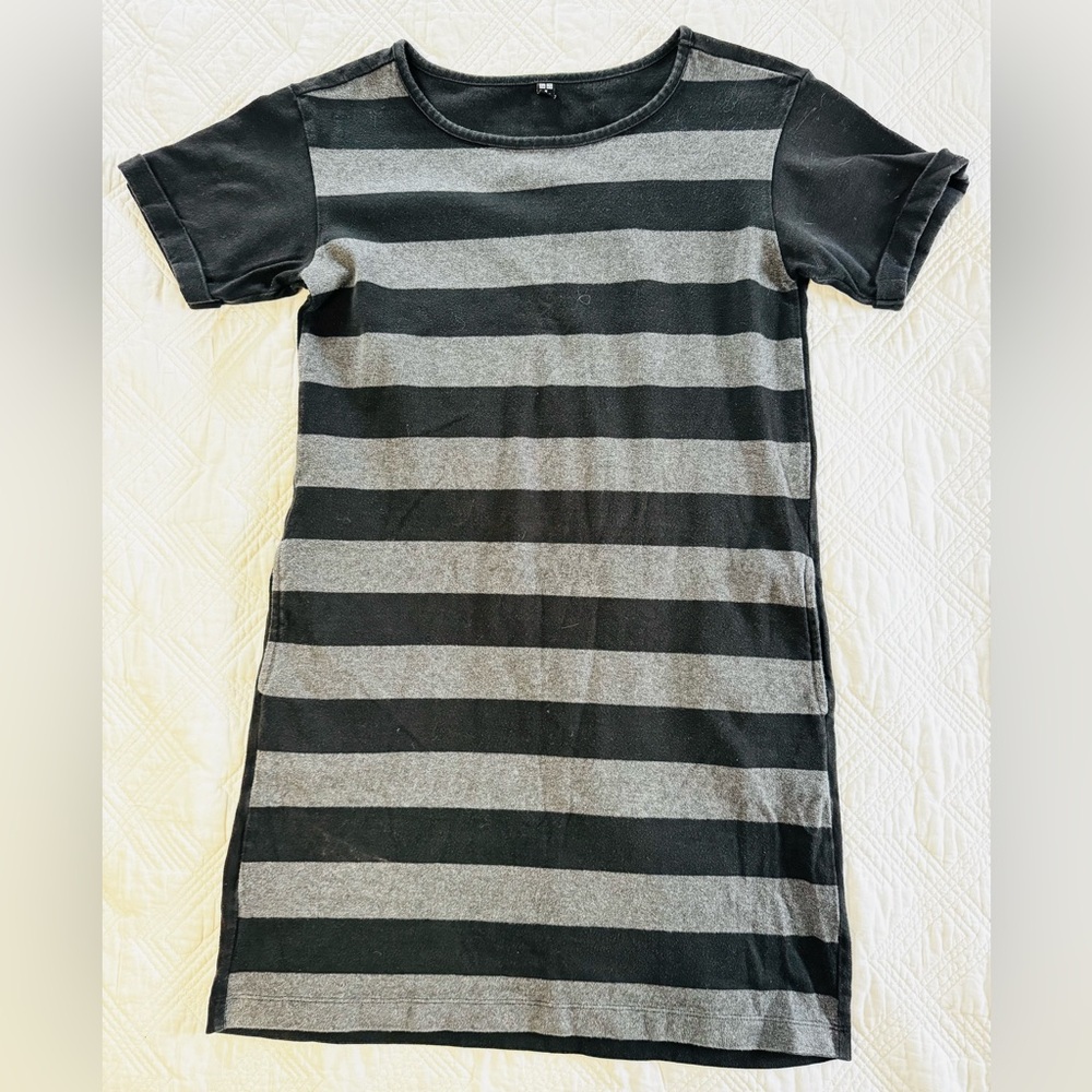 Uniqlo Black and Gray Striped 100% Cotton TShirt Dress Sz. Medium Natural Fiber